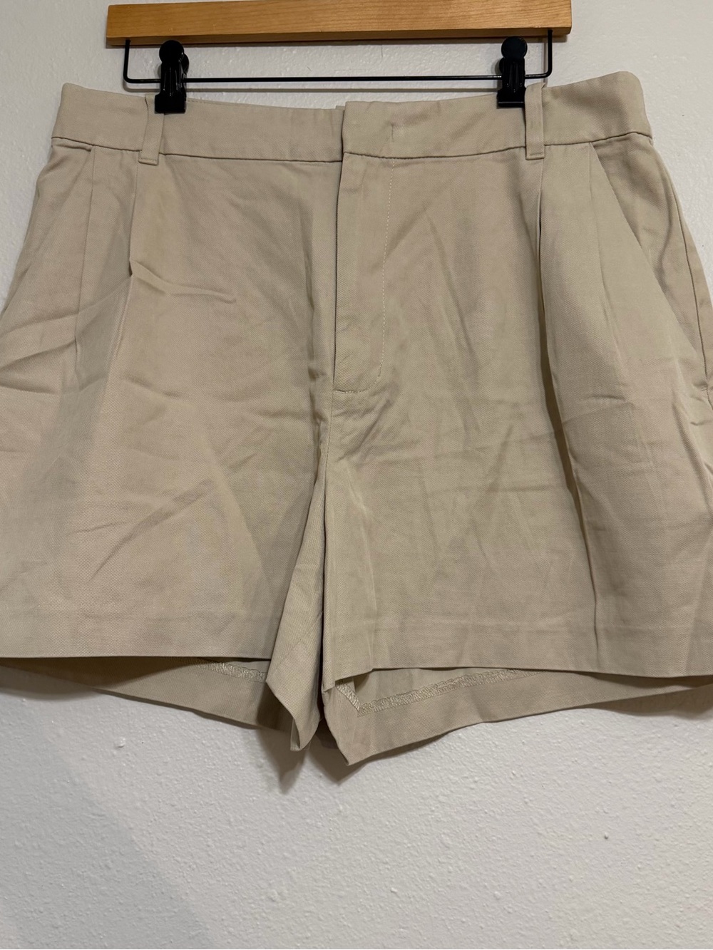 STAIN Madewell Beige Flat-Front Cotton Shorts